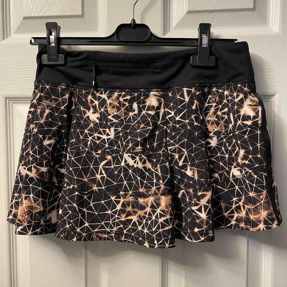 Small black Lululemon athletic skirt - Picture 1 of 8